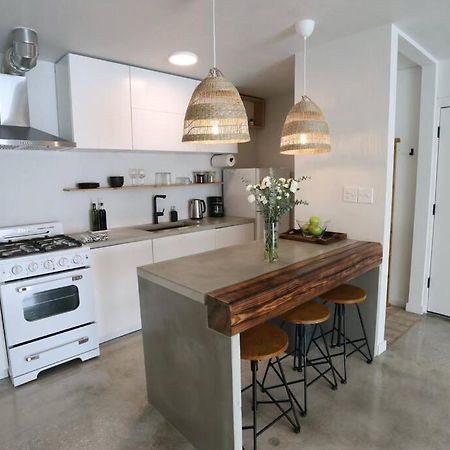 Concrete Suite 5 Min Walk To Shands Uf Gainesville Exterior photo