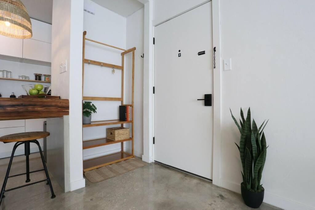 Concrete Suite 5 Min Walk To Shands Uf Gainesville Exterior photo