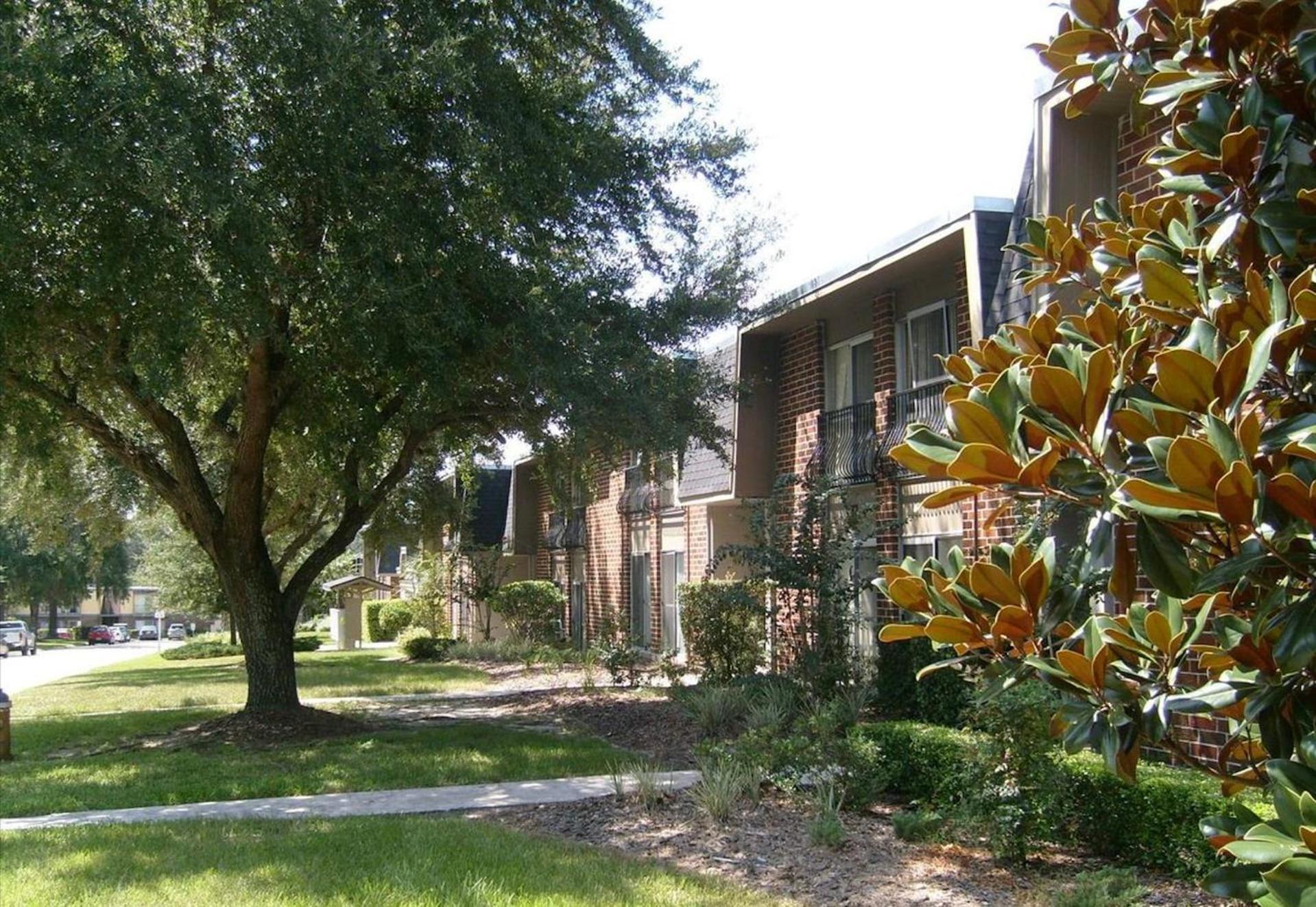 Concrete Suite 5 Min Walk To Shands Uf Gainesville Exterior photo